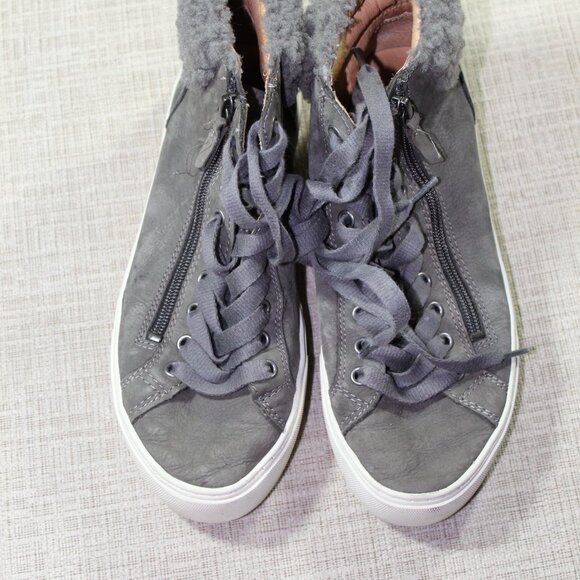 UGG Ollie Size 8.5 Lace Up High Top Suede Leather Sneakers - Picture 2 of 7